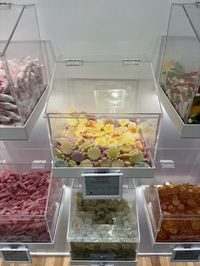 Lil Sweet Treat: clear display of shop products
