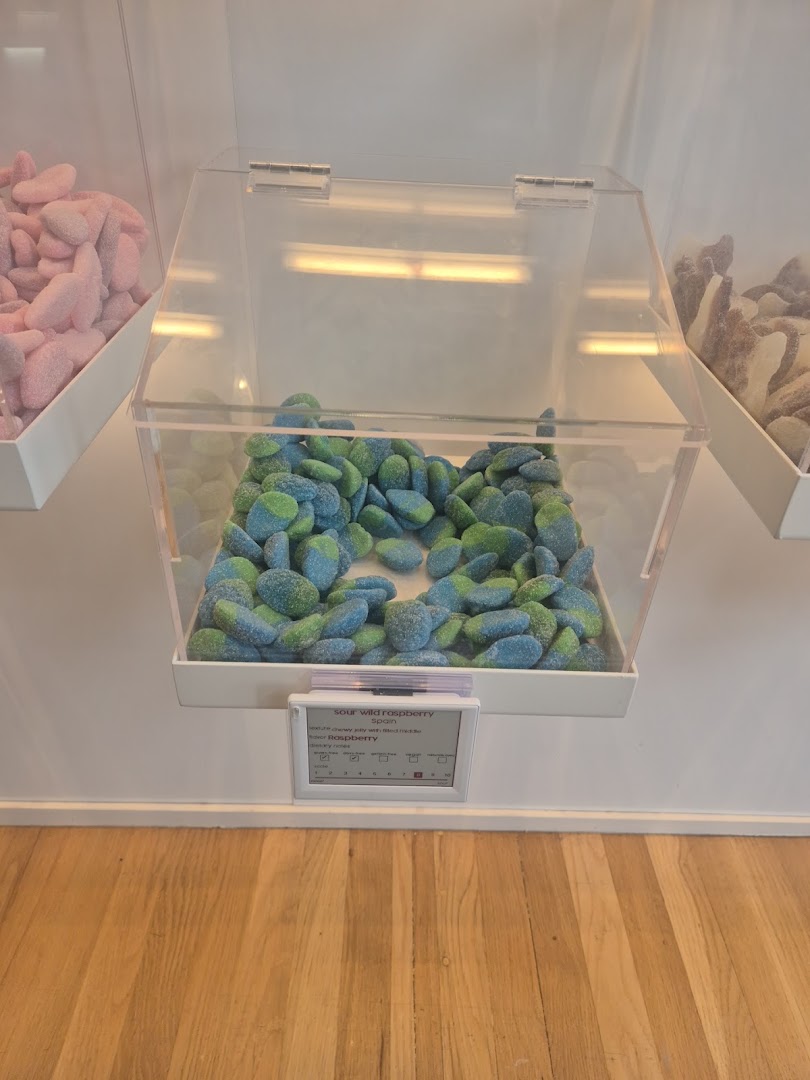 Lil Sweet Treat: clear photo of shop products