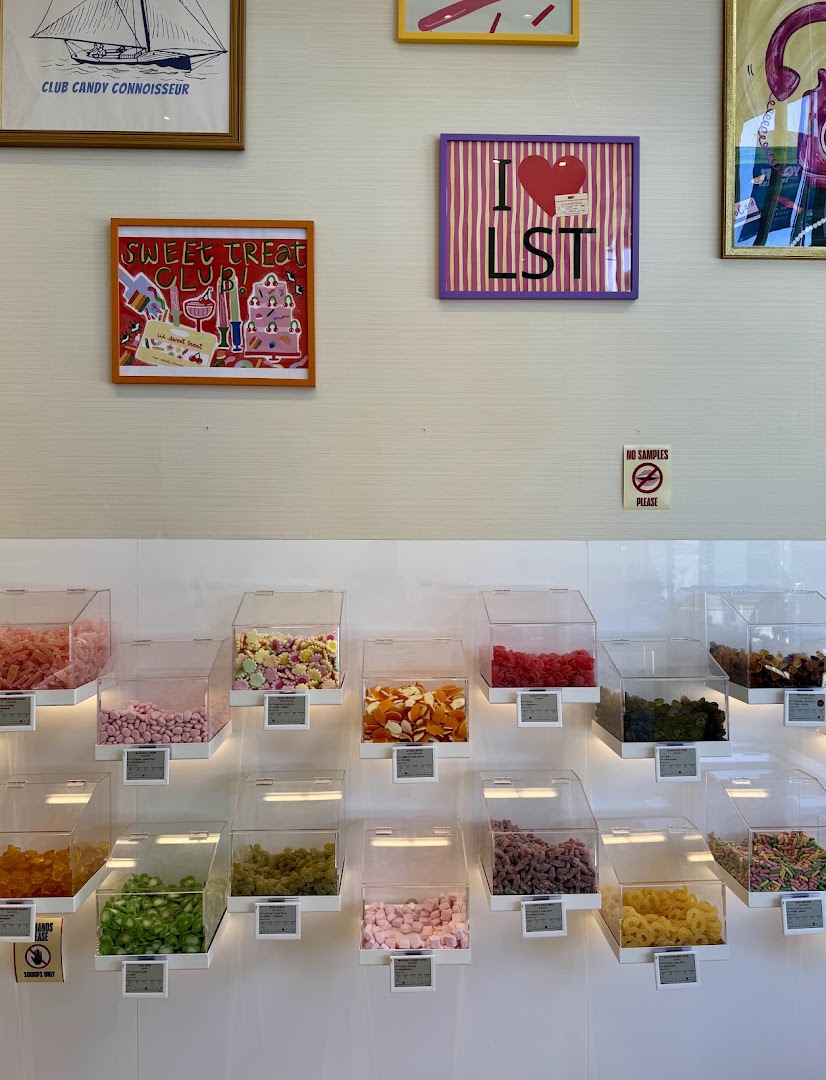 Lil Sweet Treat: clear display of shop products