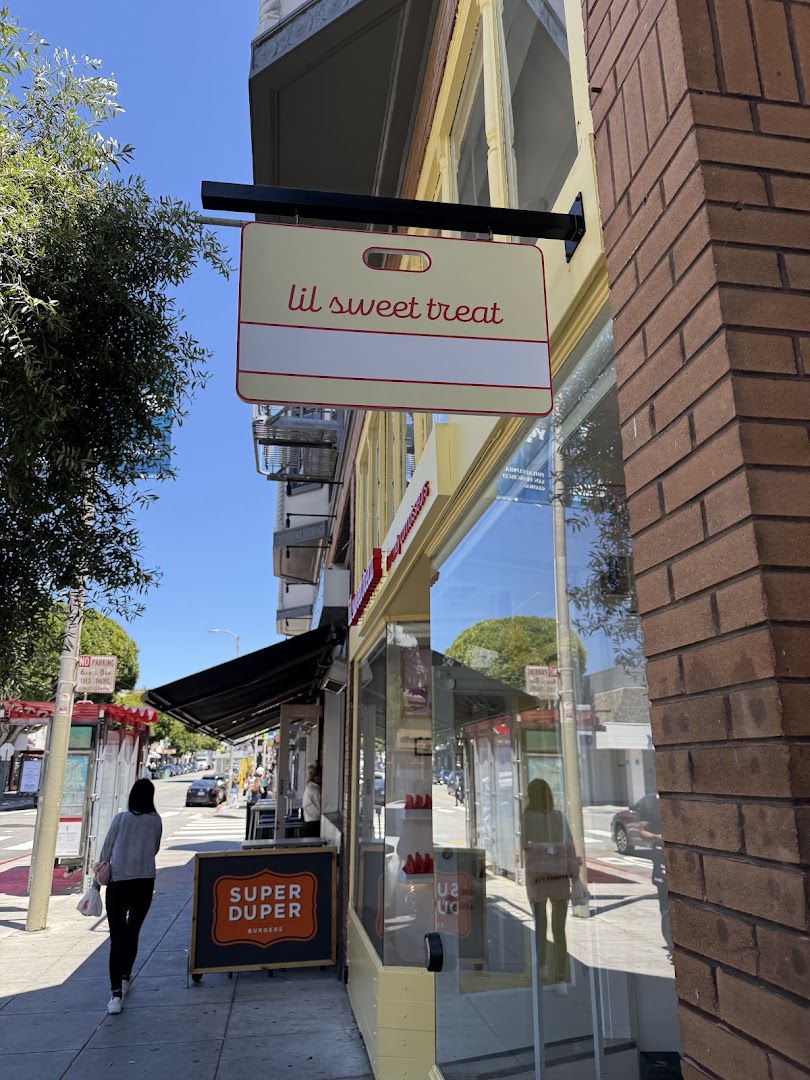 Lil Sweet Treat: clear storefront photo with signage