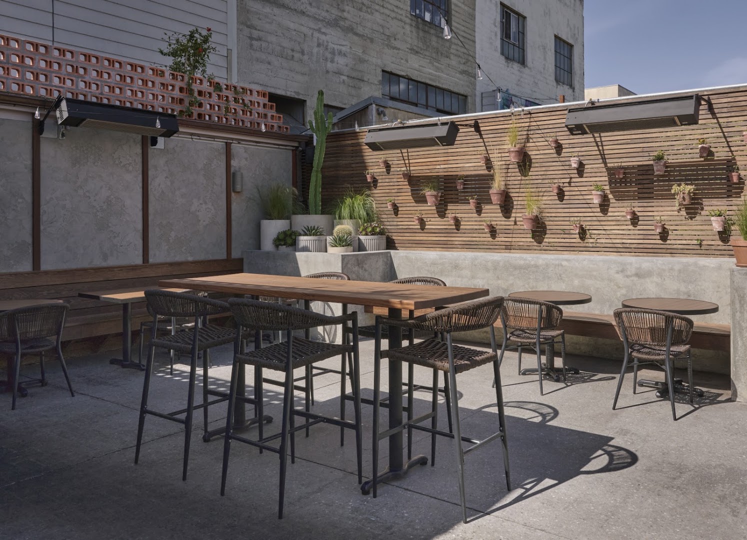 Lobalita: attractive, professional photo of terrace
