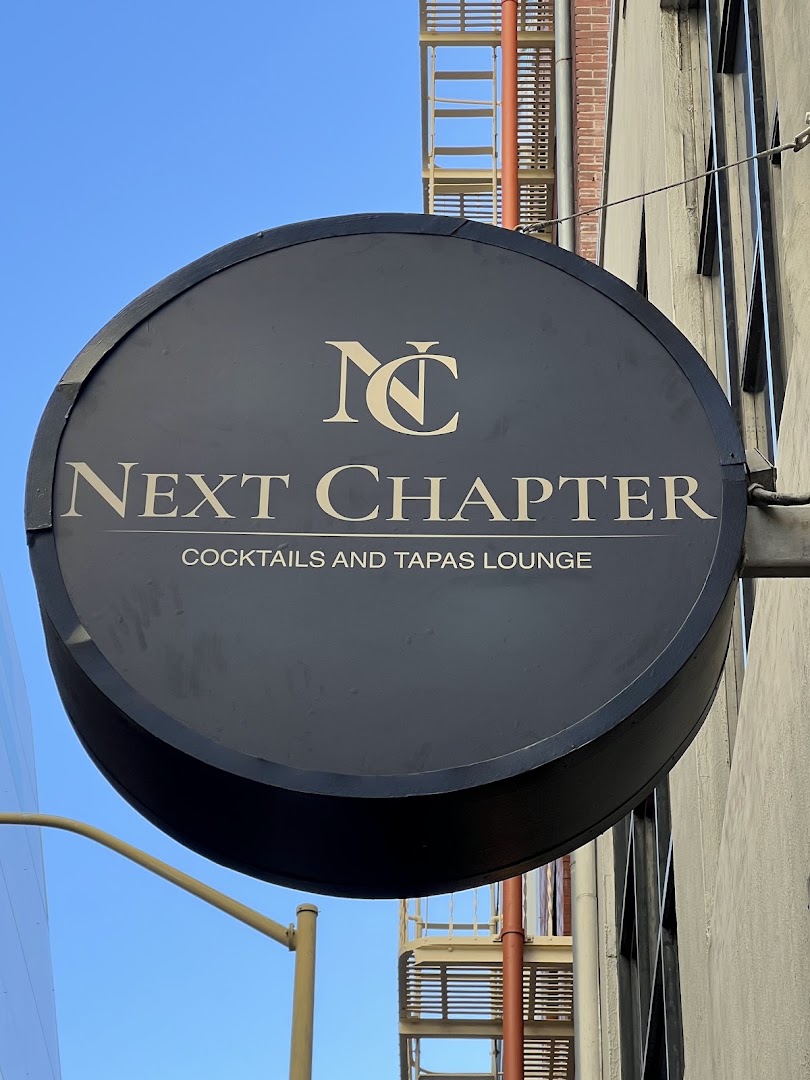 Next Chapter: clear signage of the venue
