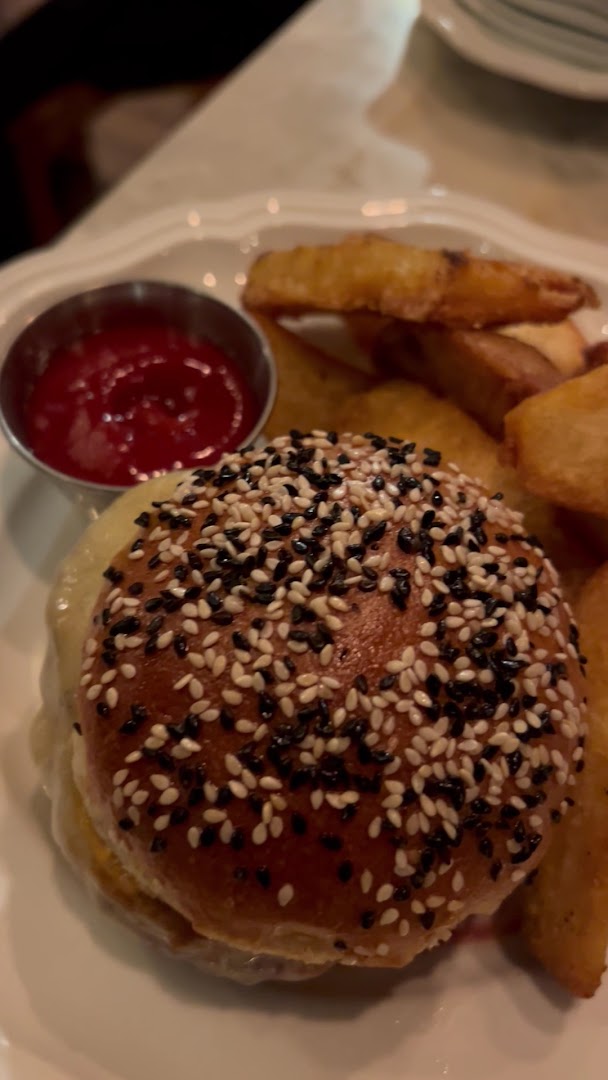 RT Bistro: appetizing, high-quality food photo