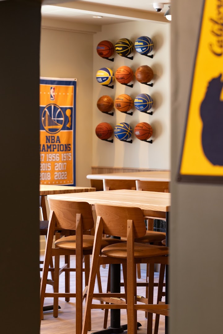 SoMa Social: clear shot of restaurant interior