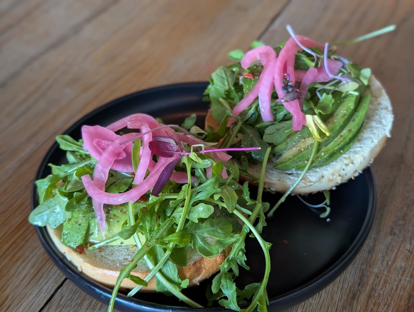 Stray Dog: appetizing, high-quality food photography