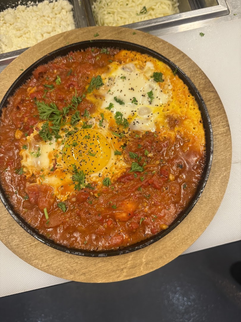 Valencia Table: appetizing, high-quality food photo
