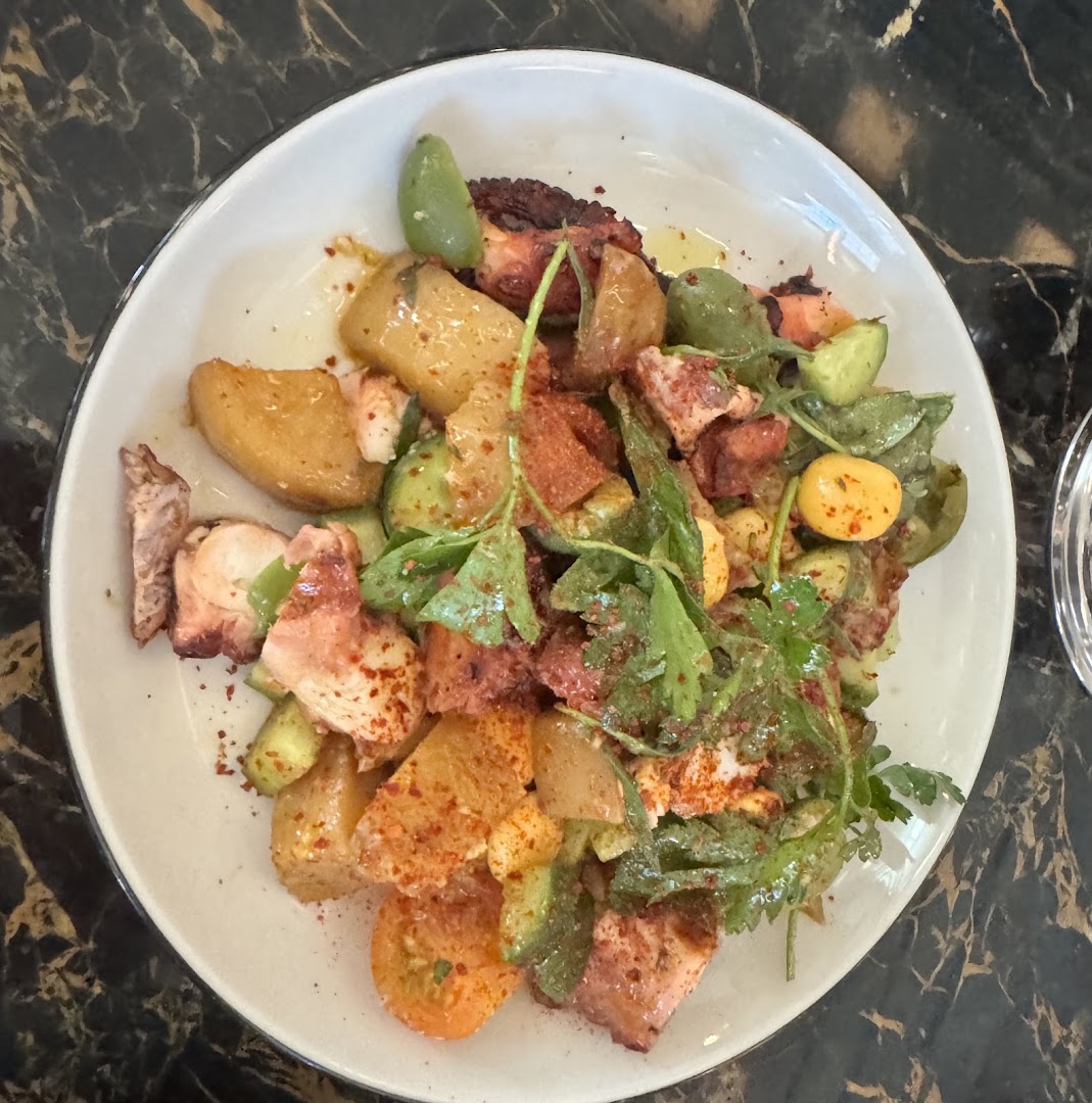Municipal Bar: appetizing photo of bar food
