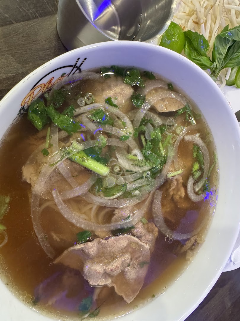 Pho 5Spices: appetizing photo of restaurant food
