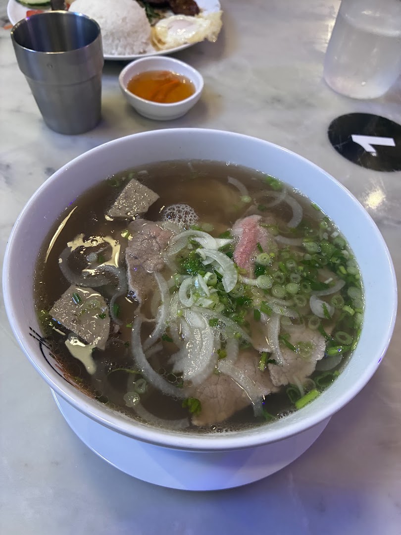Pho 5Spices: clear, appetizing photo of food