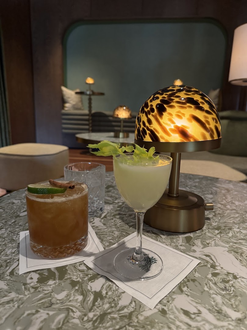 The Green Room: high quality, atmospheric drink photo