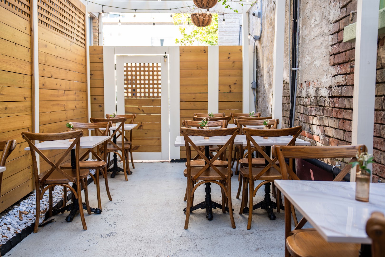 Veratina: attractive and clean patio space