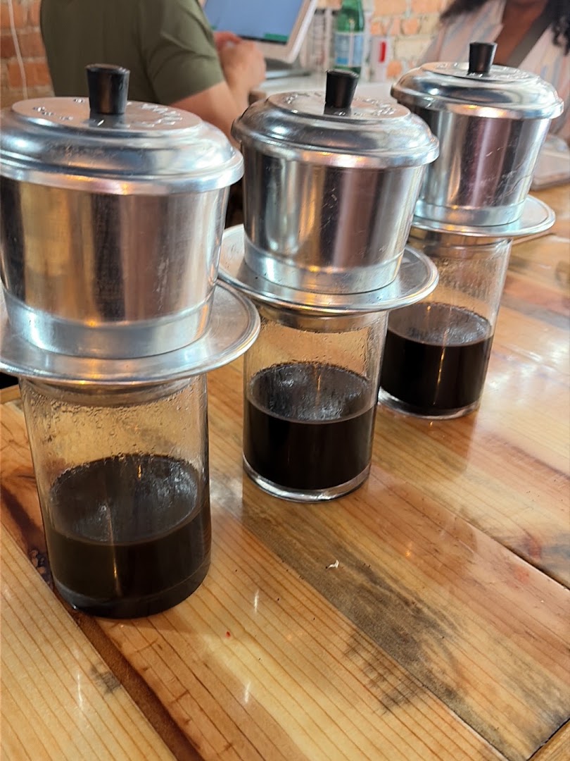 Bé Mi: clear photo of restaurant drinks