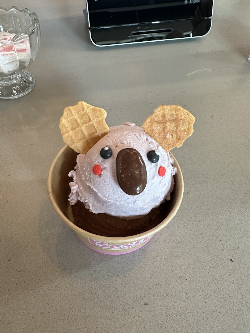 Besito: appealing product photo of ice-cream