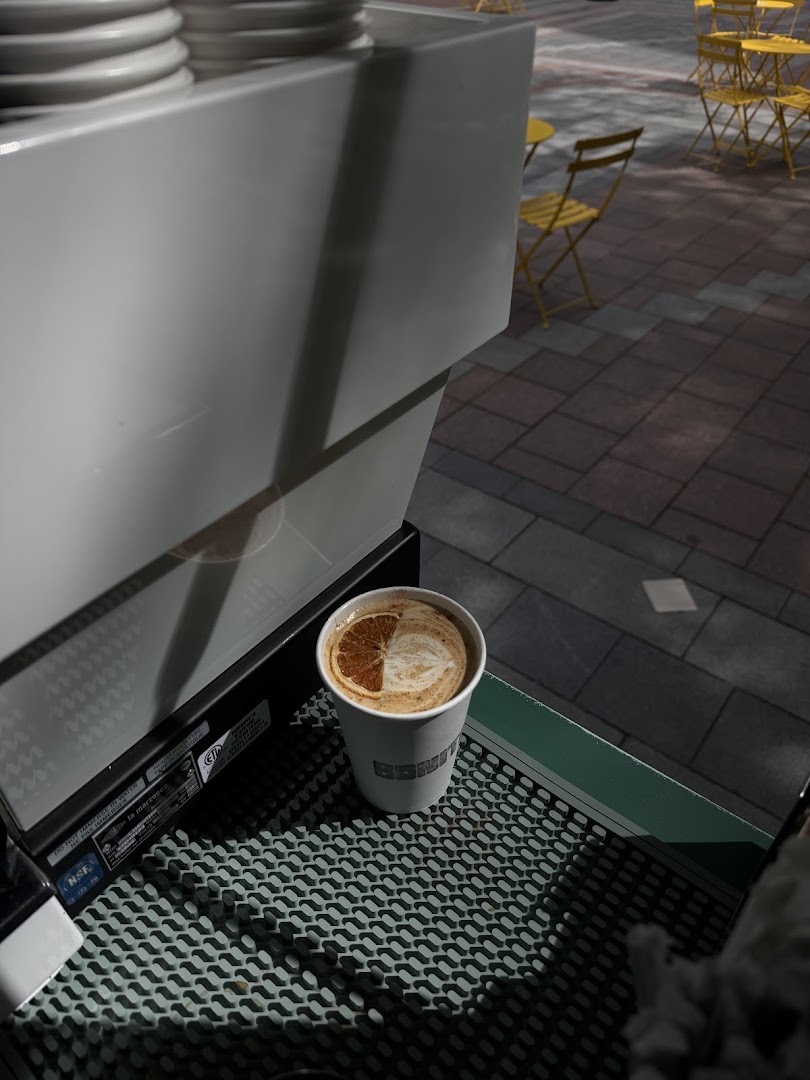 Bonito En El Parque: appealing shot of coffee drink