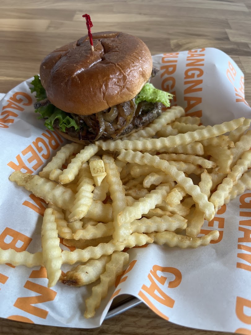Gangnam Burger: appetizing photo of restaurant food