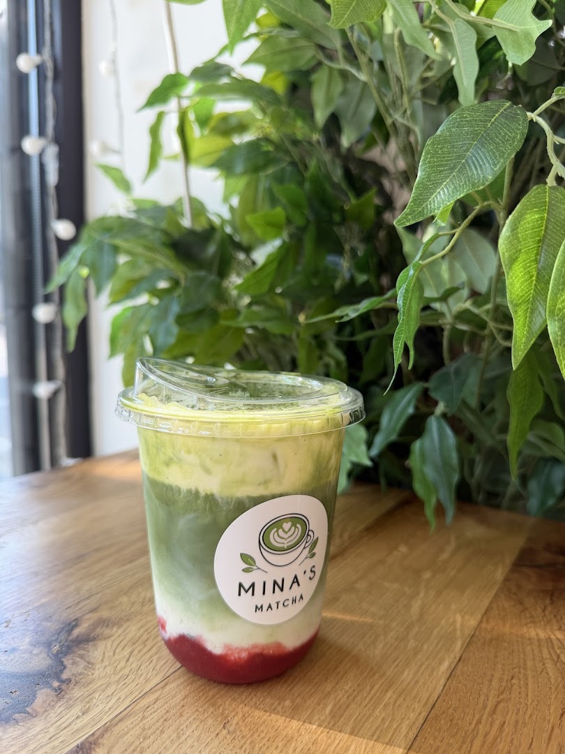 Mina’s Matcha: appealing product shot of drink