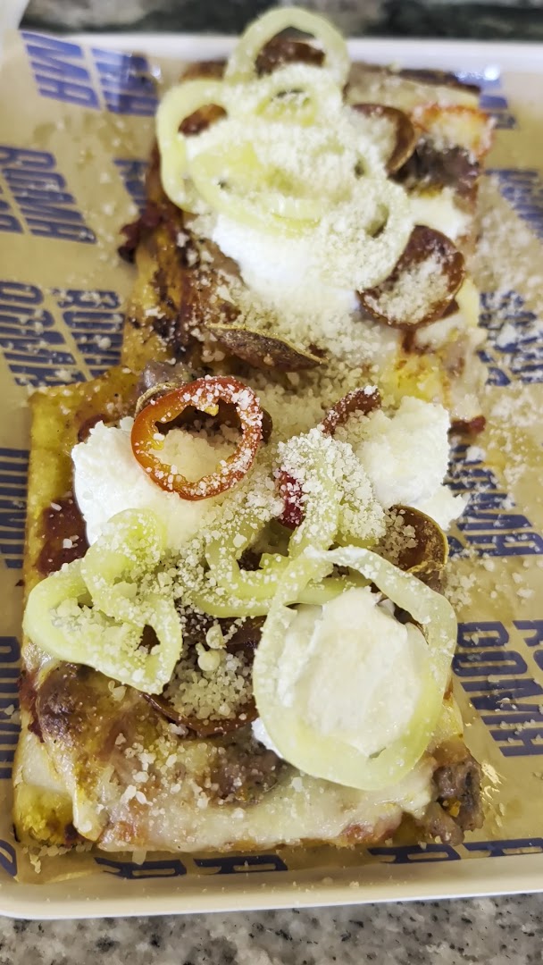 Roma Roma: appetizing food photo with branding