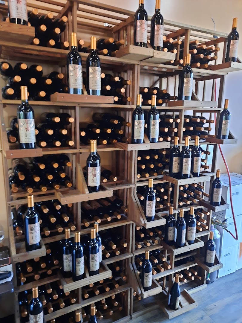 Winery 1912: attractive display of wine bottles
