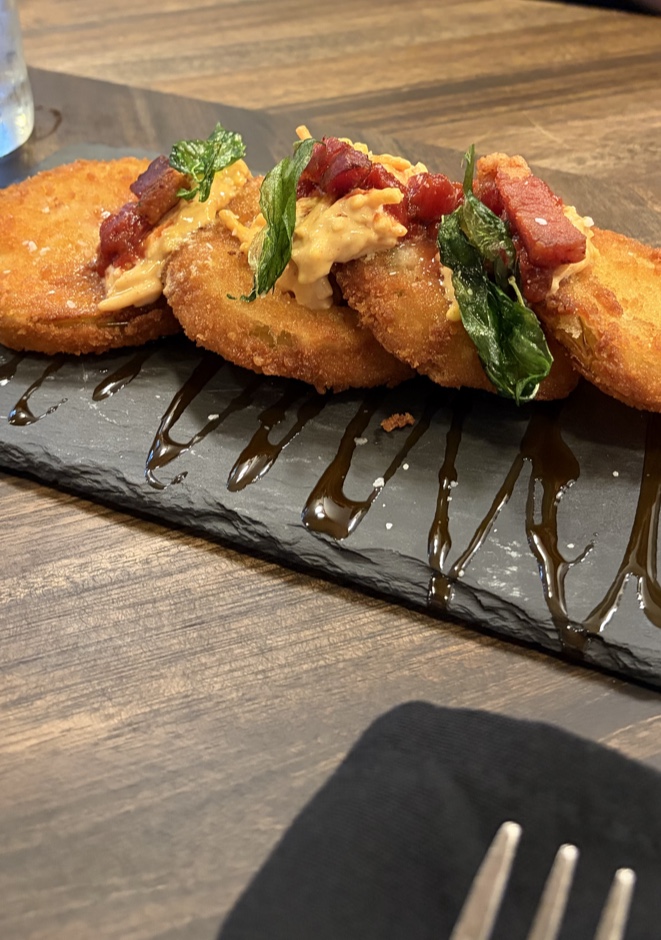 Bosc Modern Bar + Kitchen: appetizing, high-quality food photography