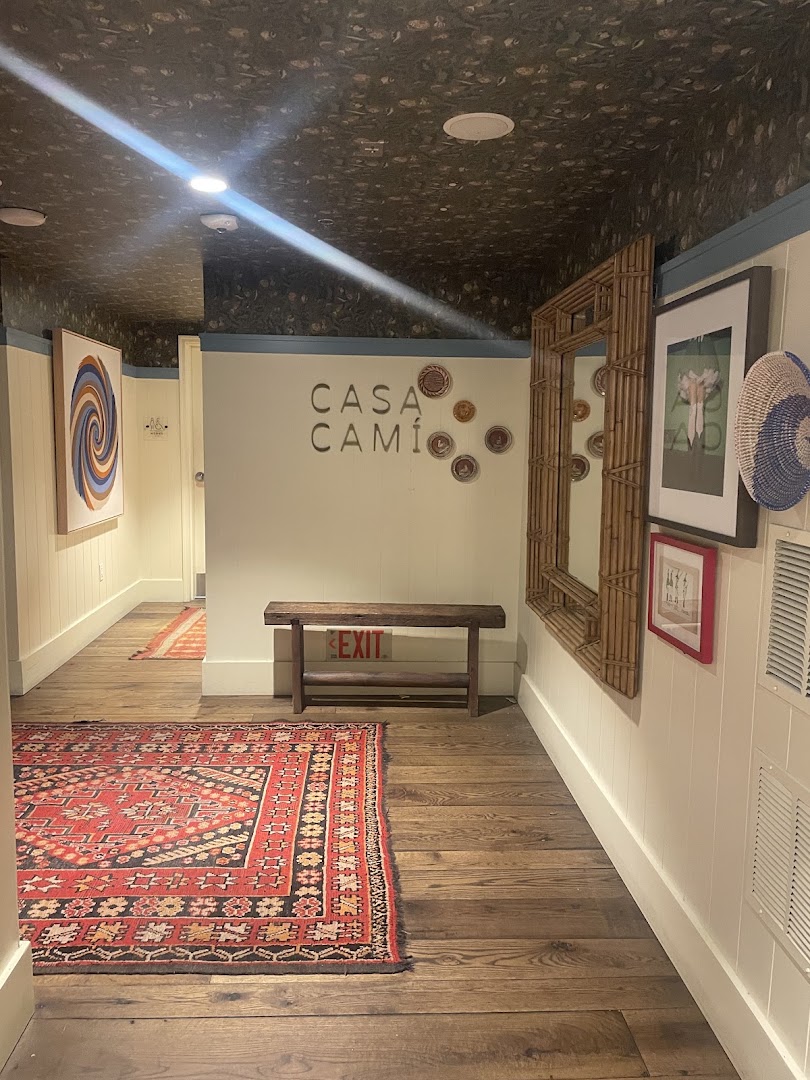 Casa Cami: attractive, well-lit interior shot