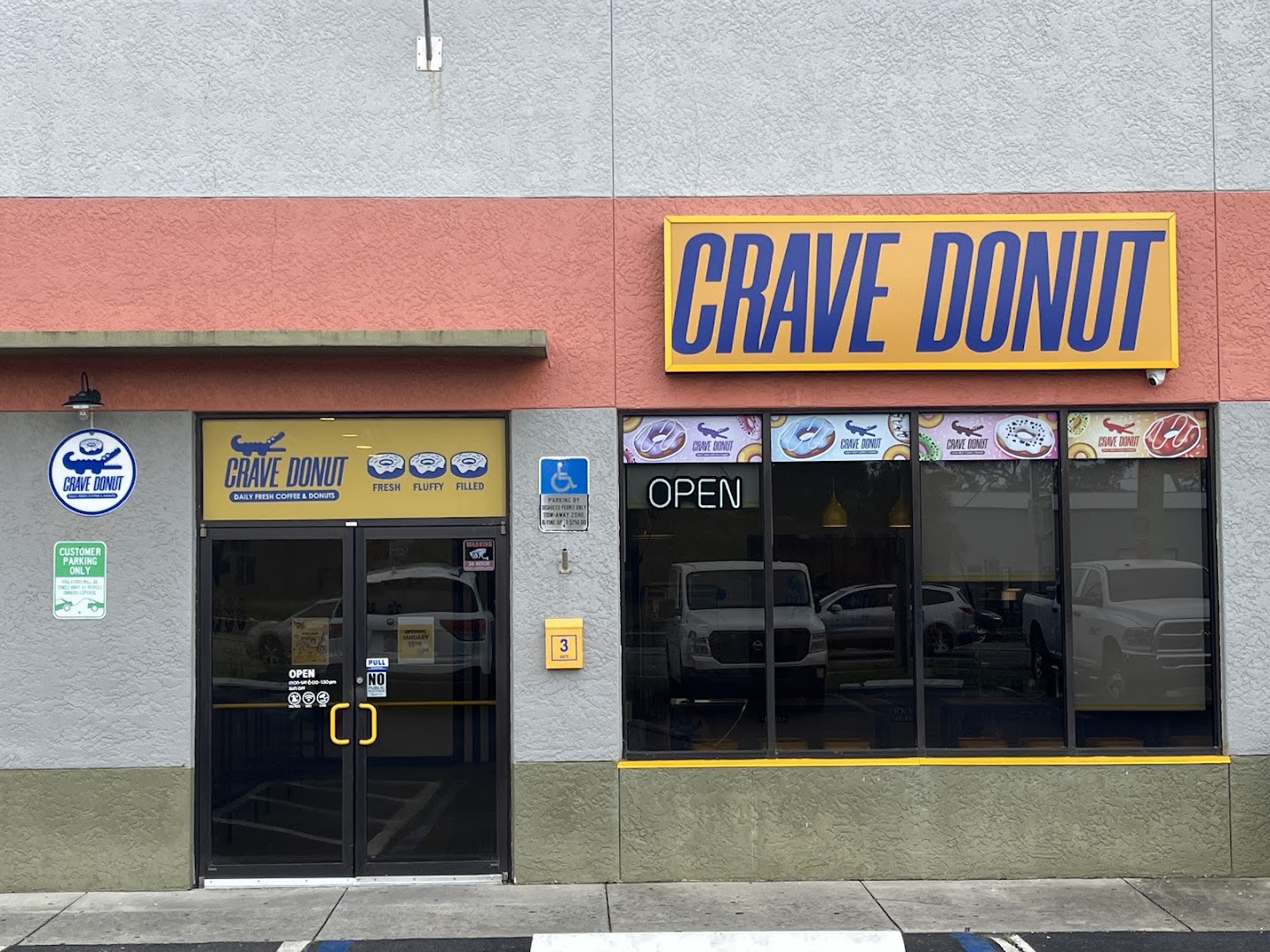 CRAVE DONUT: clear storefront photo of venue