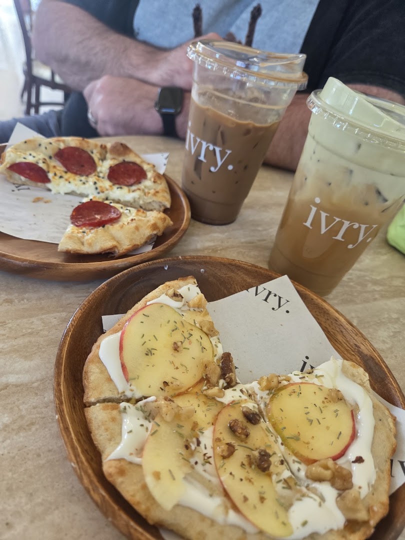 ivry. Espresso & Flatbread: appetizing food and drink presentation