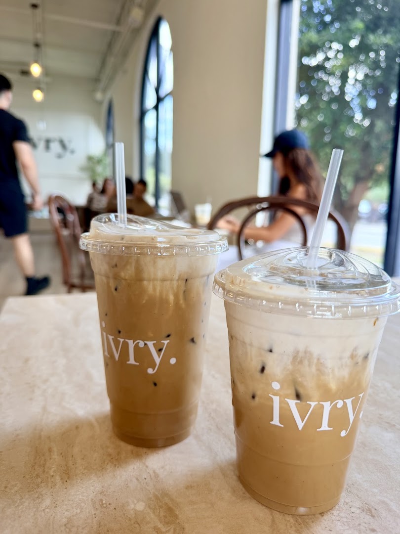 ivry. Espresso & Flatbread: appealing photo of branded drinks