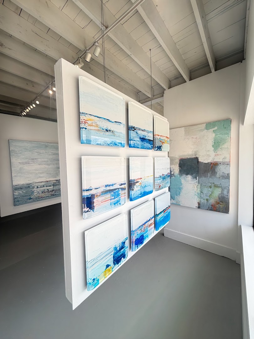 John Schuyler Gallery: clear view of gallery exhibition