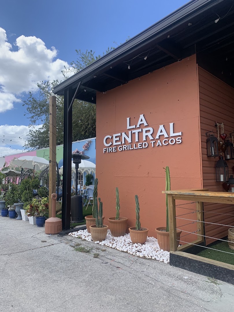 La Central Tacos: clear, professional exterior shot