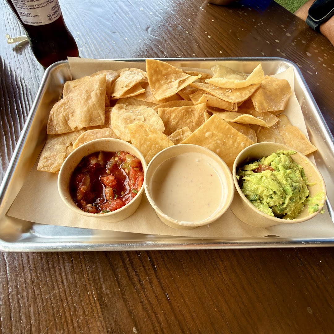La Central Tacos: appetizing photo of restaurant food
