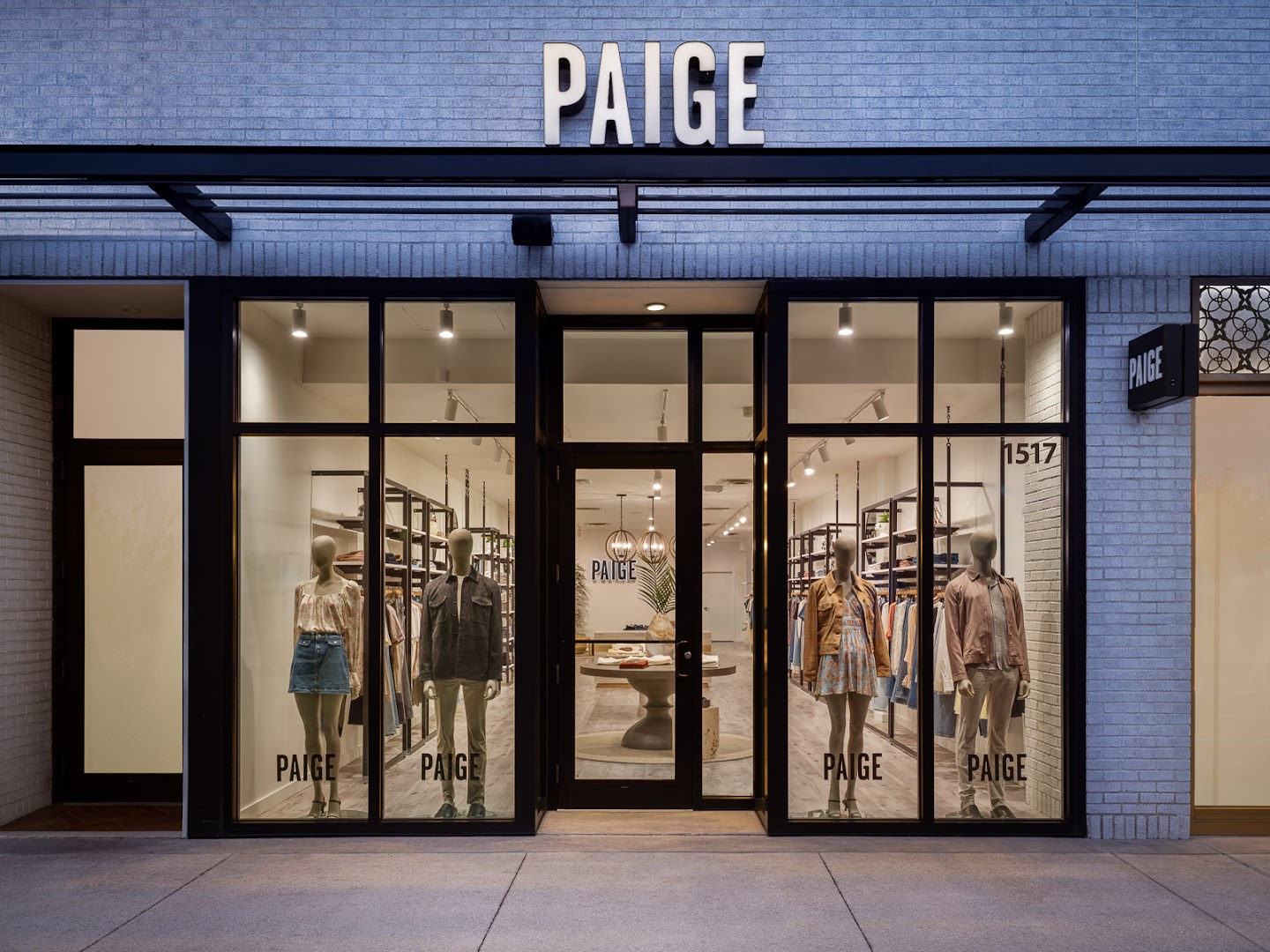 PAIGE: professional storefront photo