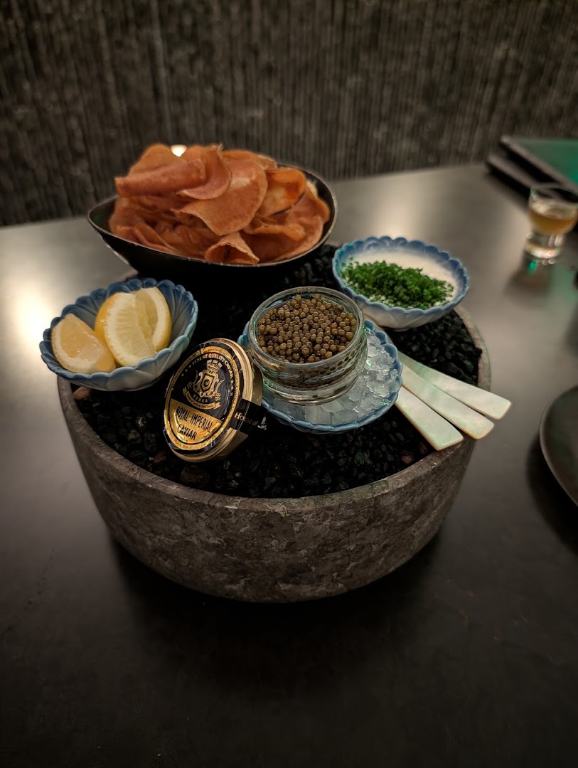 Tantō: high quality food presentation