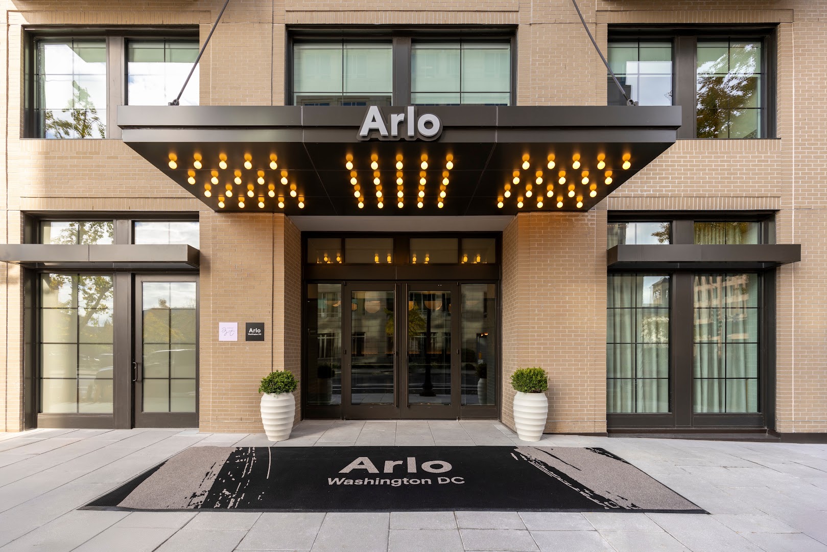 Arlo Washington DC: professional exterior shot of hotel