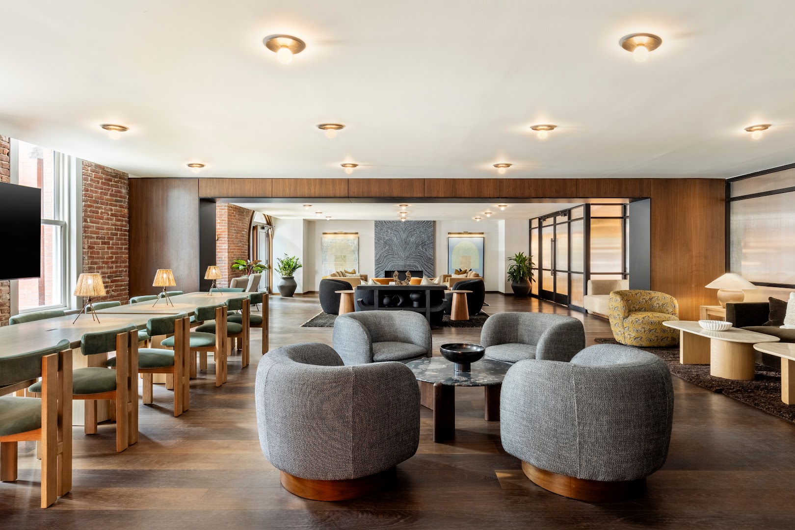 Arlo Washington DC: professional shot of hotel lobby