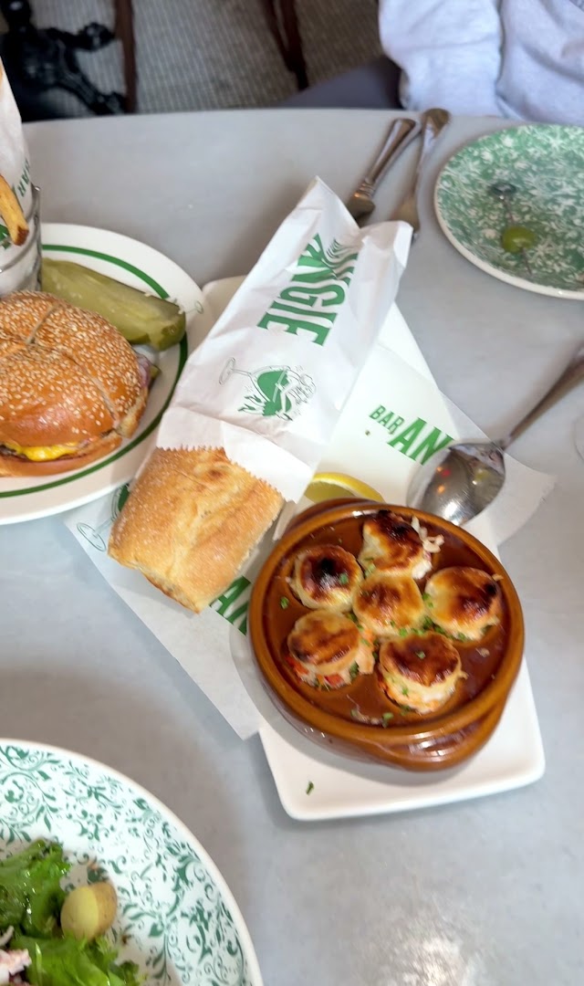 Bar Angie: appetizing food photo of restaurant