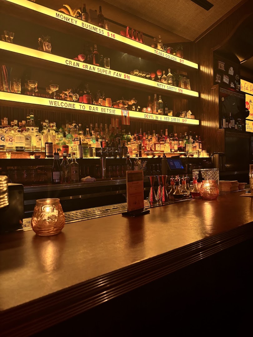 Bar Betsie: atmospheric shot of bar interior