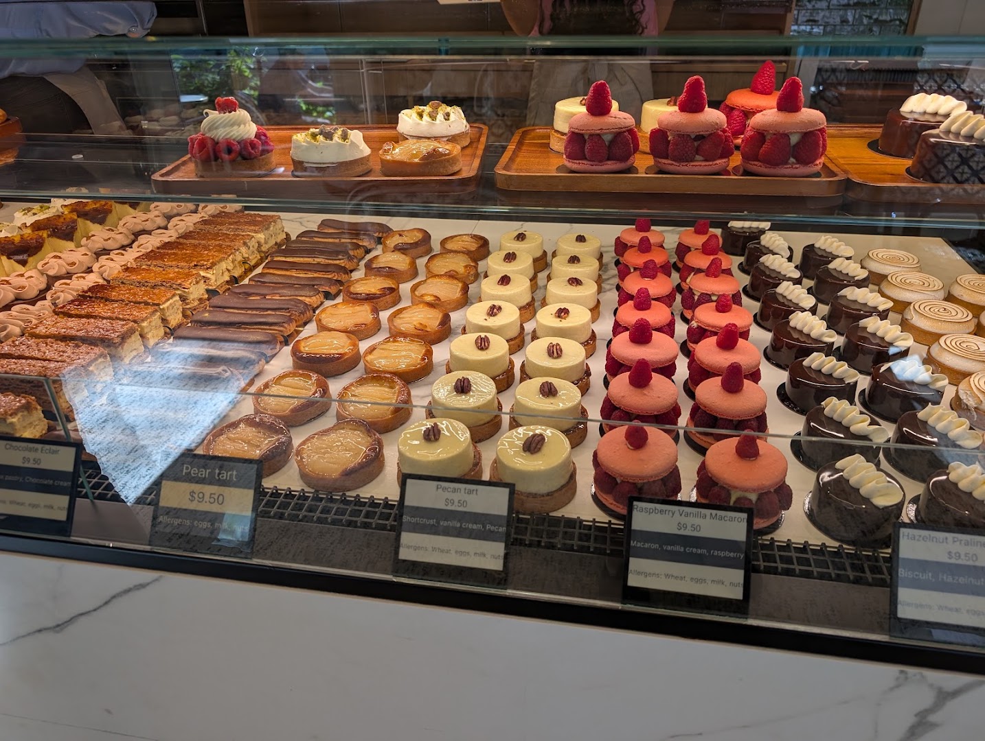 Boulangerie Saint Georges: appetizing display of fresh pastries