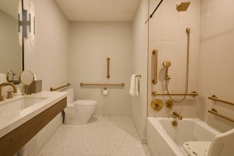 Canal House of Georgetown: clean professional hotel bathroom photo