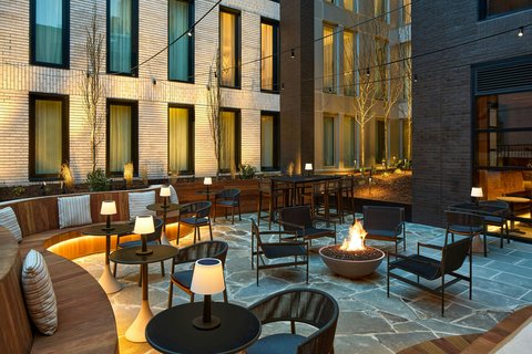 Canal House of Georgetown: inviting and professional hotel terrace