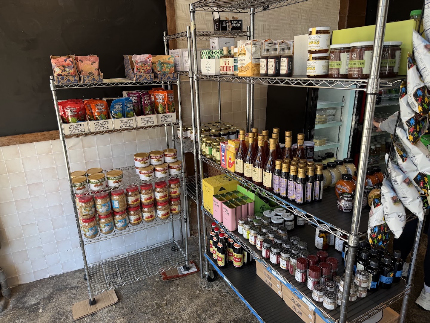 District Larder Co.: retail products and interior