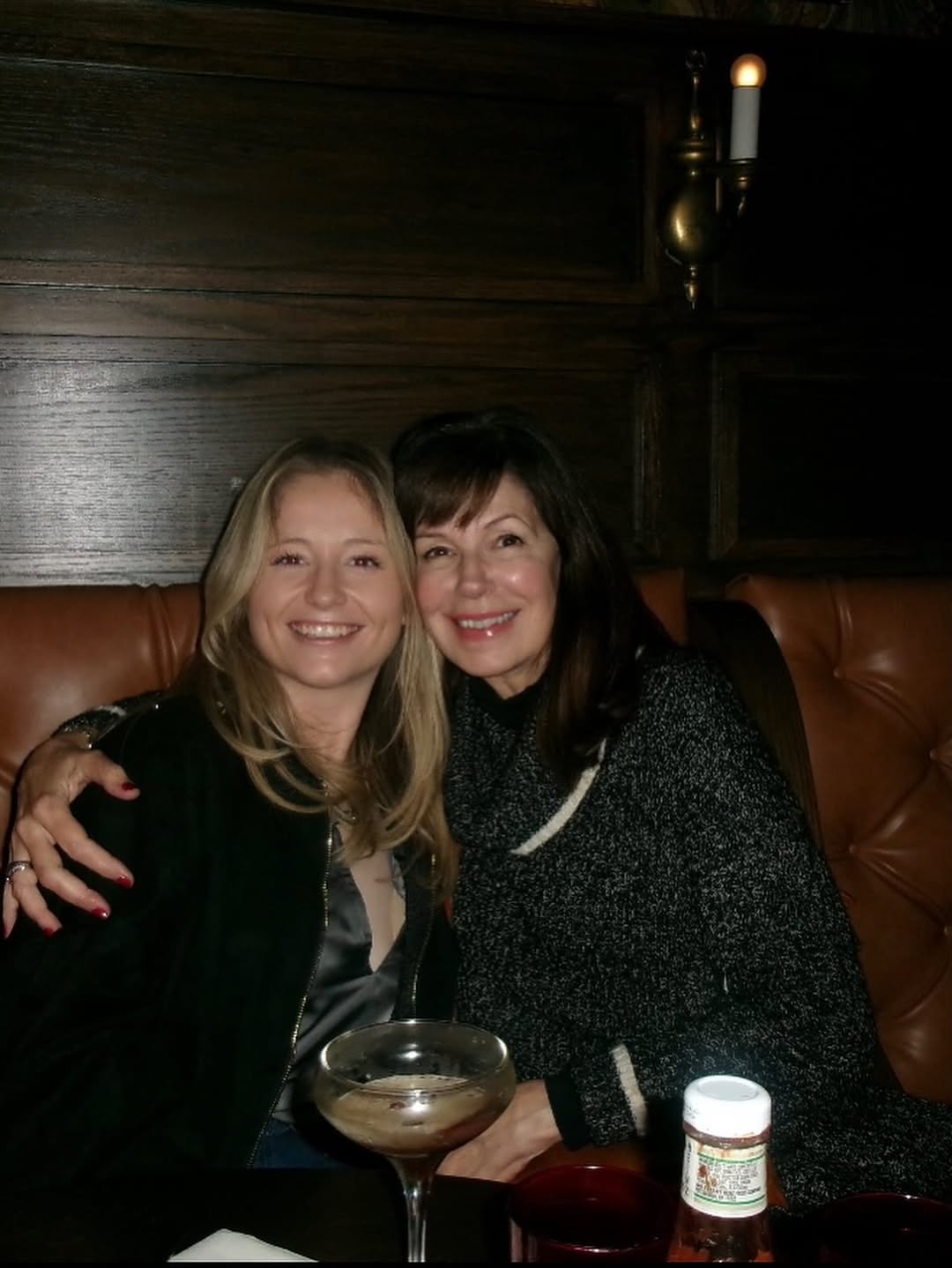 Eebee's Corner Bar: patrons enjoying the bar atmosphere