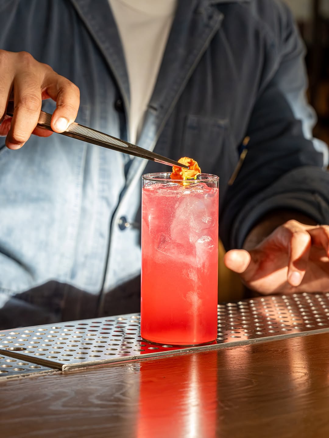 Fish Shop: professional high-quality drink preparation photo