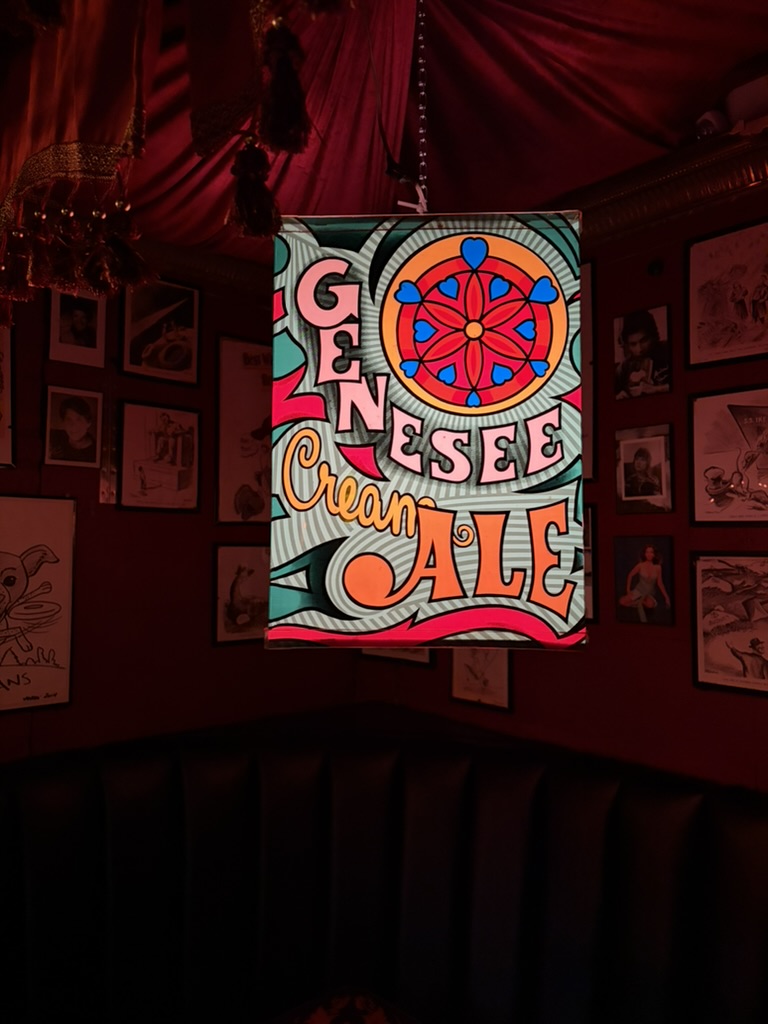 Franks Wild Years: bar's unique atmosphere