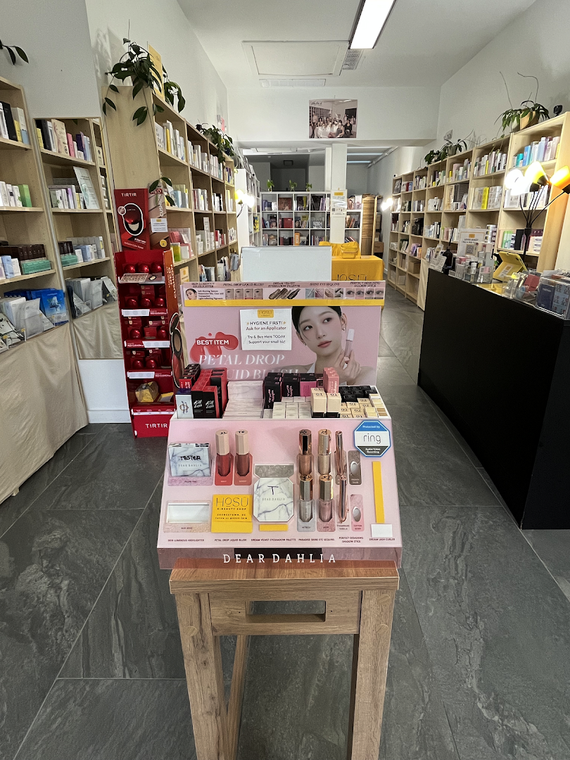 HOSŪ Korea: clear display of shop products