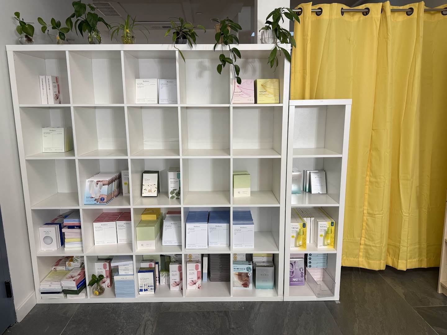 HOSŪ Korea: clear display of shop products