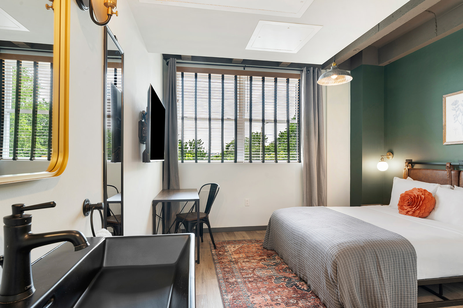 Hotel Nell: professional, high-quality hotel room photo