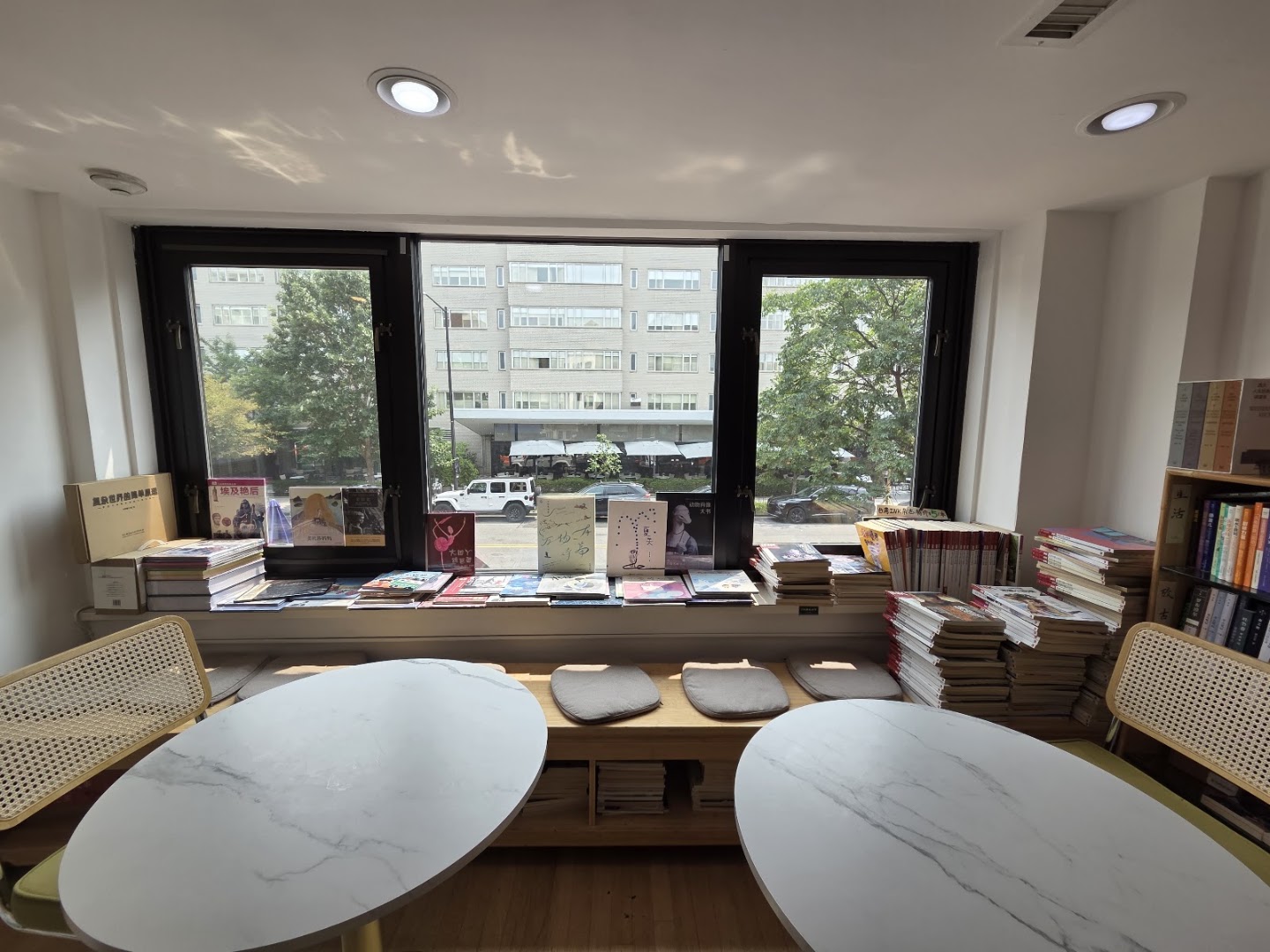 JF Books: inviting shop interior and atmosphere