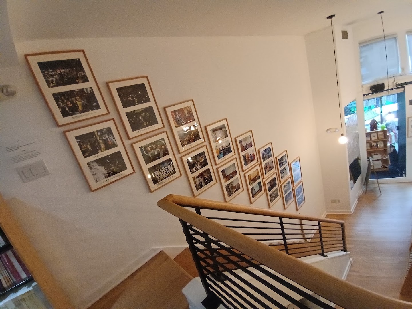 JF Books: shop interior and atmosphere