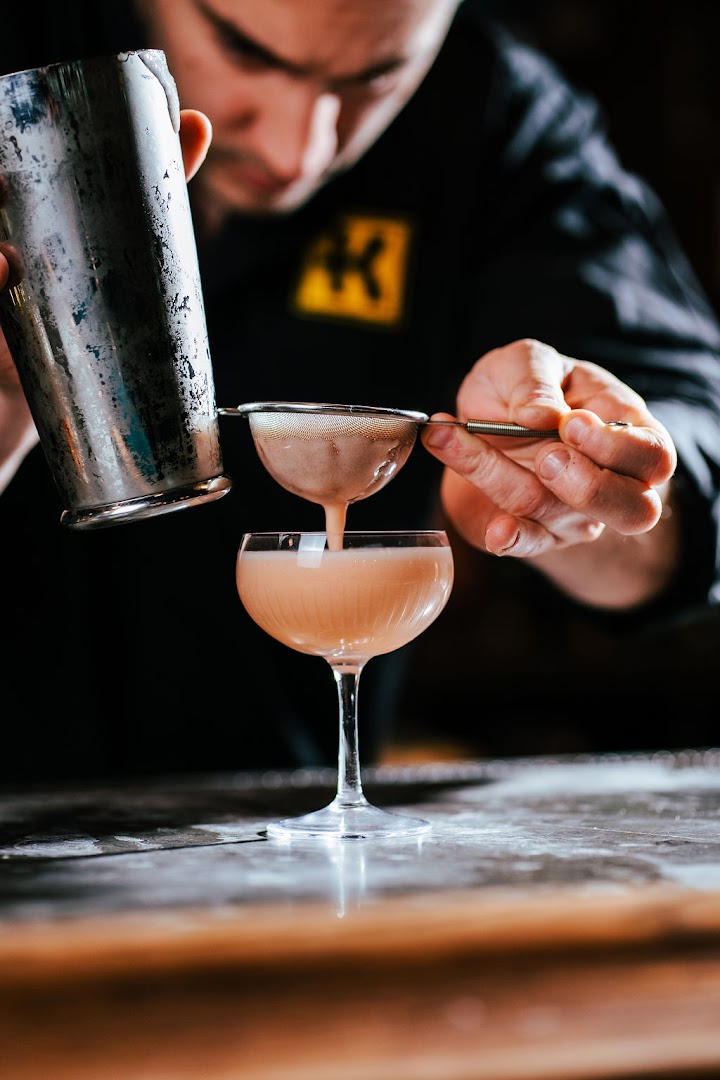 Karravaan: professional high-quality cocktail preparation photo