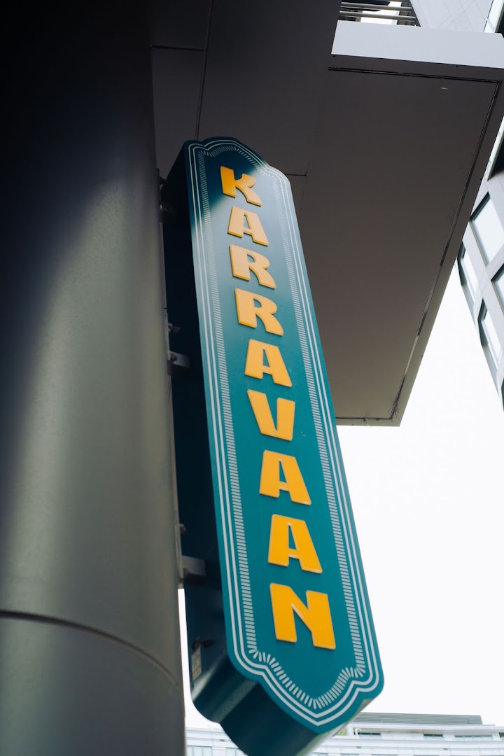 Karravaan: clear signage of the venue